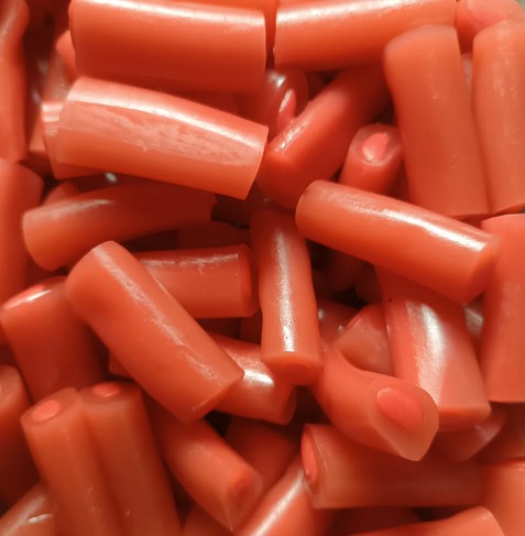 Bâtons à la crème glacée à la fraise.